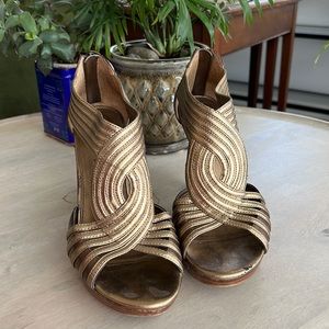 Franco Sarto Sandal Pumps